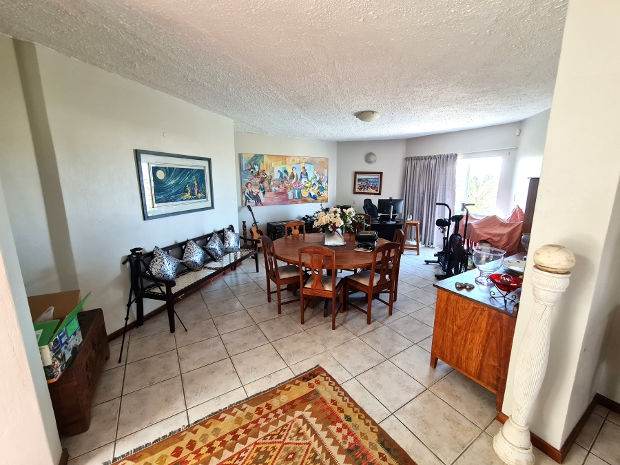 5 Bedroom Property for Sale in Wavecrest Eastern Cape